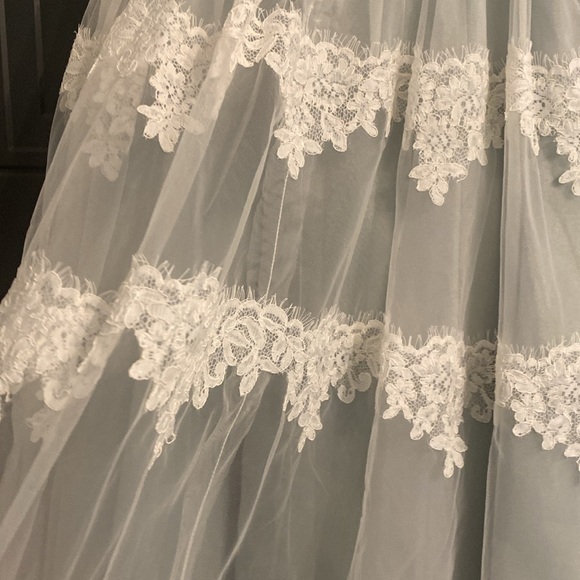 Girls dusty blue lace and Thule Party Dress - sz8 - Picture 4 of 6